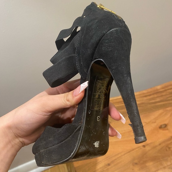 Kardashian Kollection black strapped heel - Picture 4 of 7